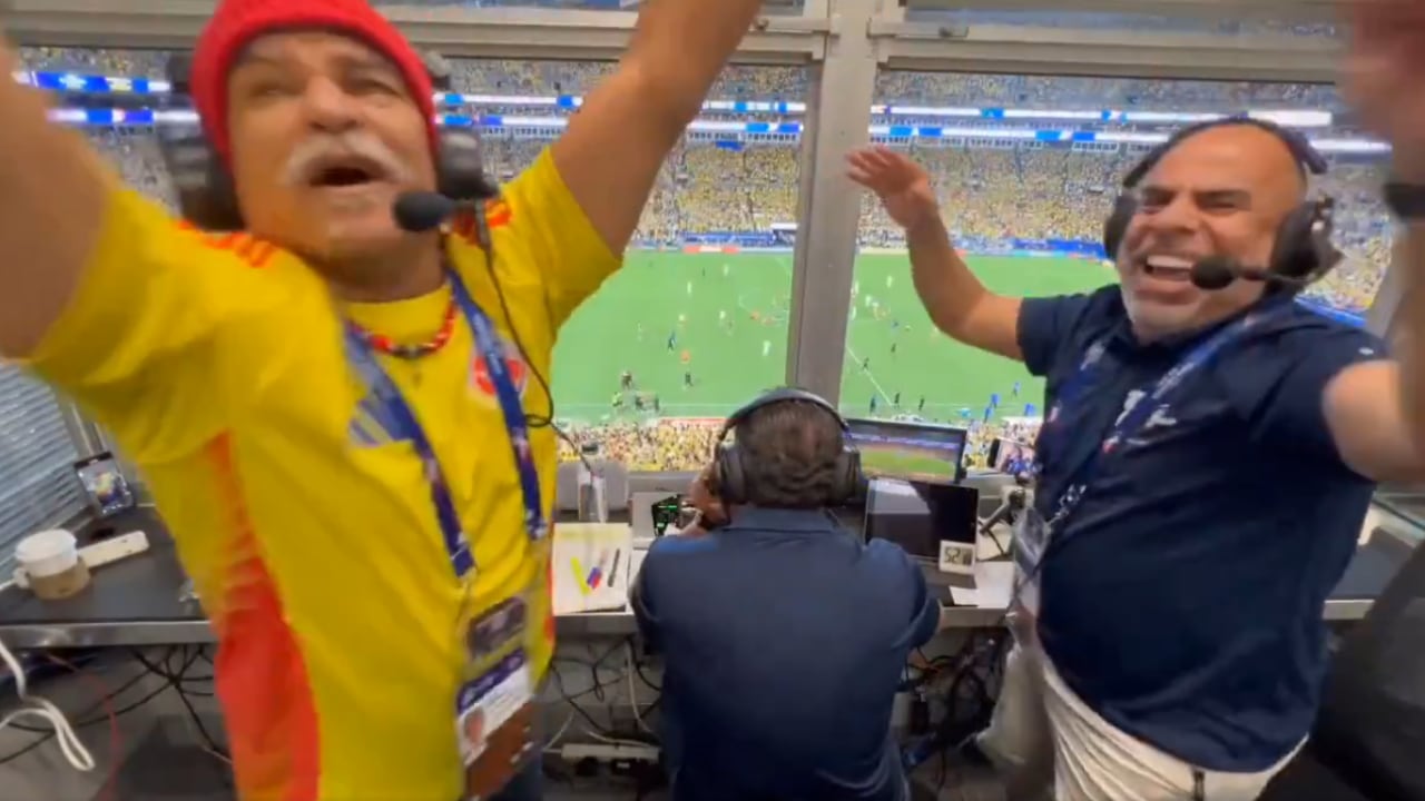 Pibe Valderrama celebra el paso de Colombia a la final de Copa América