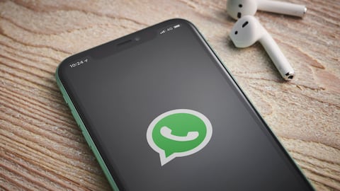 La función recientemente introducida en WhatsApp que permite a los usuarios previsualizar sus notas de voz antes de enviarlas ha sido recibida con entusiasmo por la comunidad de usuarios de la aplicación de mensajería más popular del mundo.