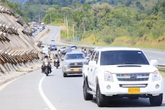 Caravana con disidentes de las Farc se dirigen hacia Bello, Antioquia.