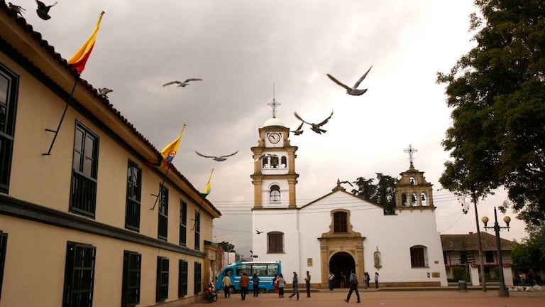 Alcaldía de Fontibón, parque principal.