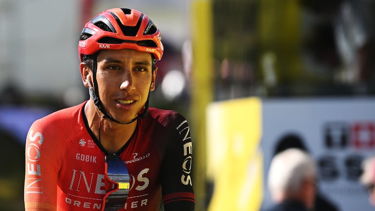 Egan Bernal sí tomo la partida este martes para la etapa 16